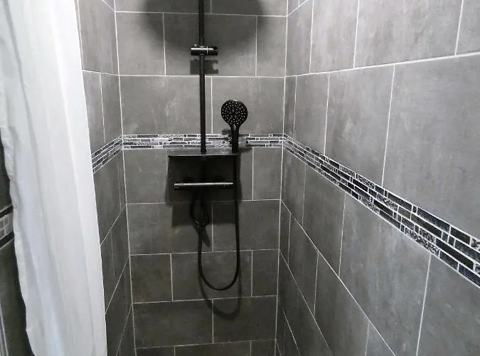 Proche Du Salagou, Agreable Avec Salle D'eau Et Wc Prive Quarto em Acomodações Particulares